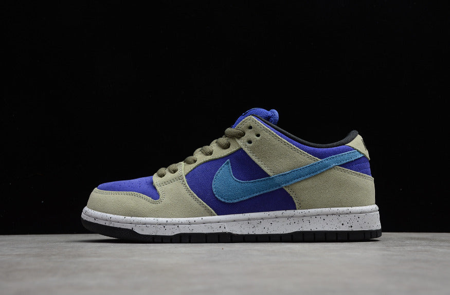 NK Dunk Low “Celadon”