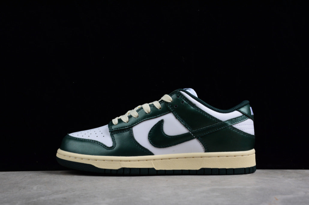 NK Dunk Low “Vintage Green”