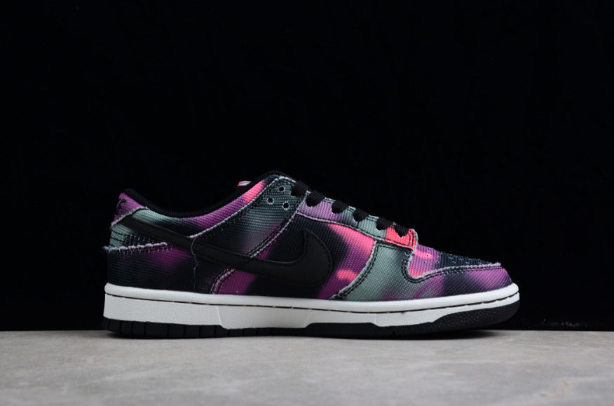 NK Dunk Low Graffiti Pink