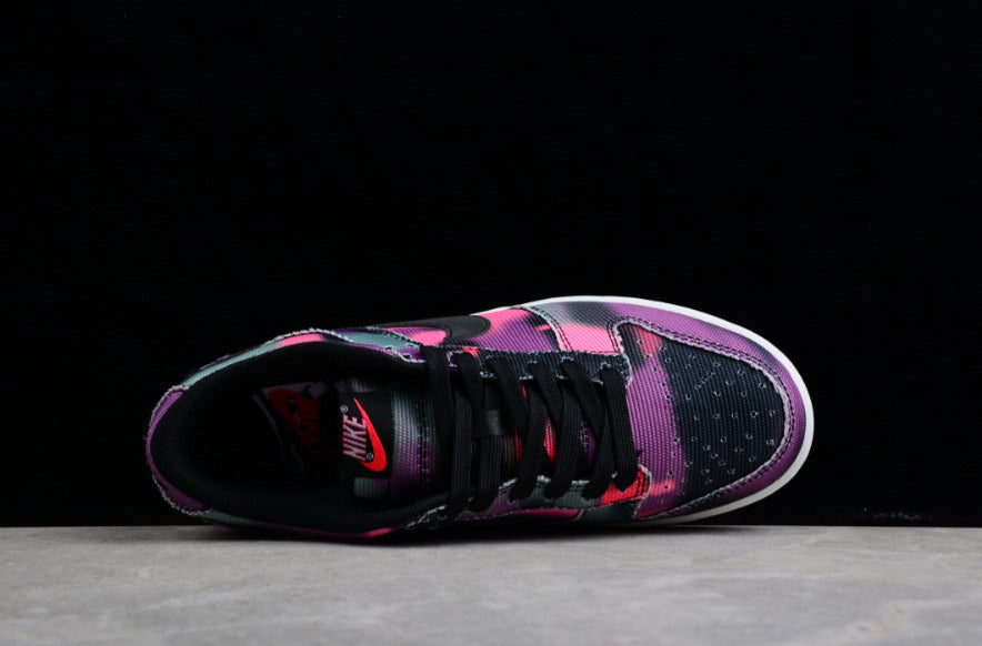 NK Dunk Low Graffiti Pink