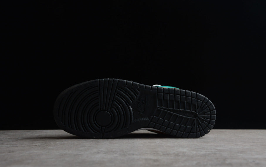 NK Dunk Low SE Patchwork
