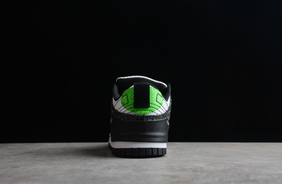 NK Dunk Low Disrupt 2 “Just Do It” Snakeskin