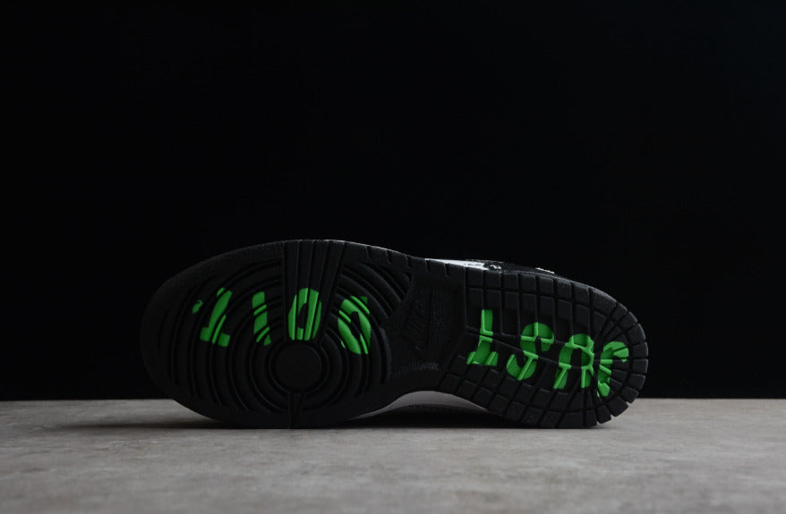 NK Dunk Low Disrupt 2 “Just Do It” Snakeskin