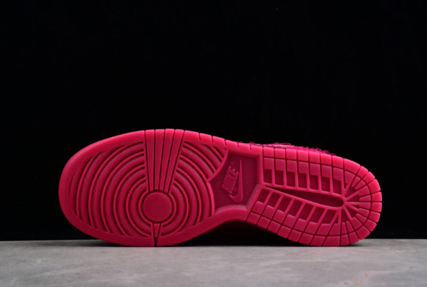 NK Dunk Low Valentine's Day Rose Pink