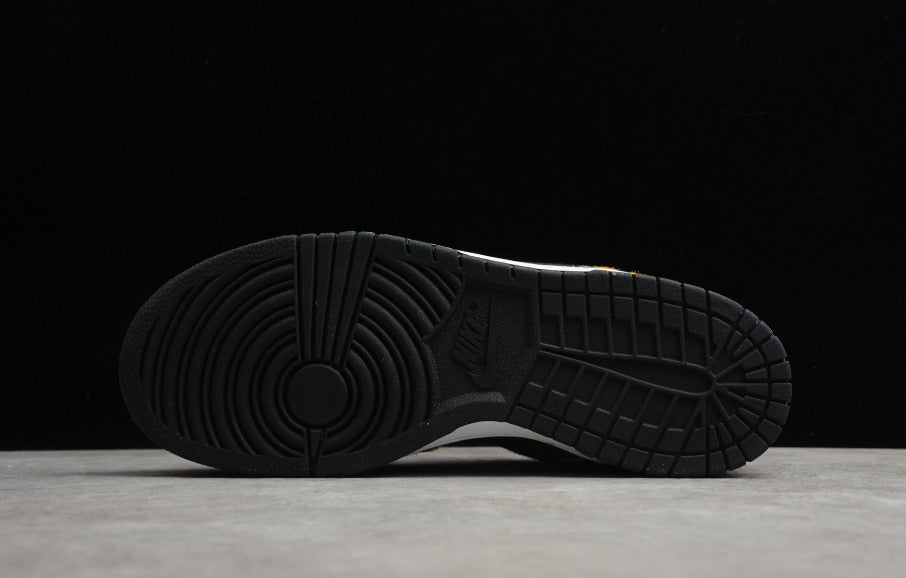 NK Dunk Low Beast Pack
