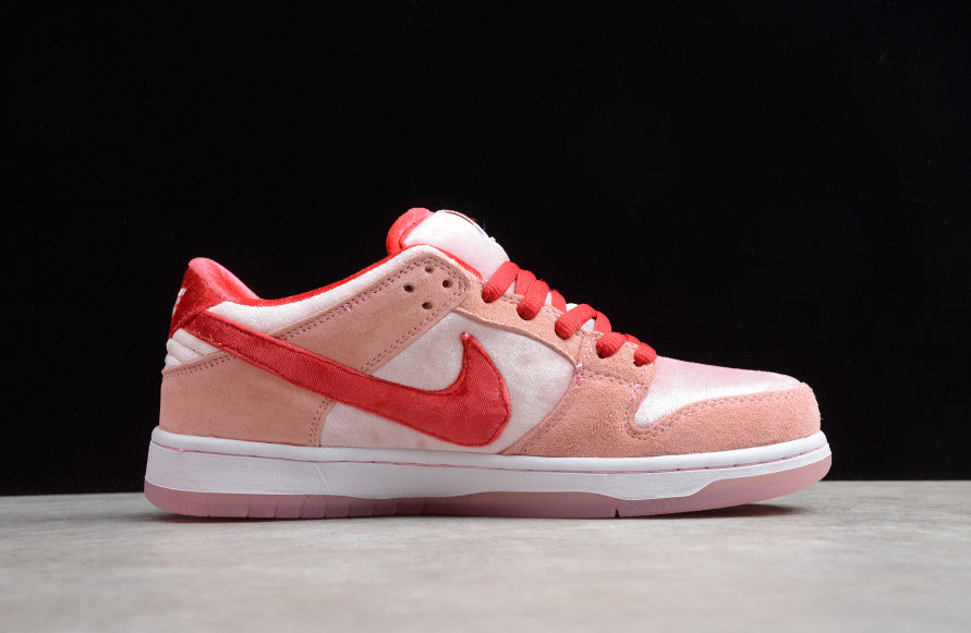StrangeLove X NK Dunk Low Valentine's Day