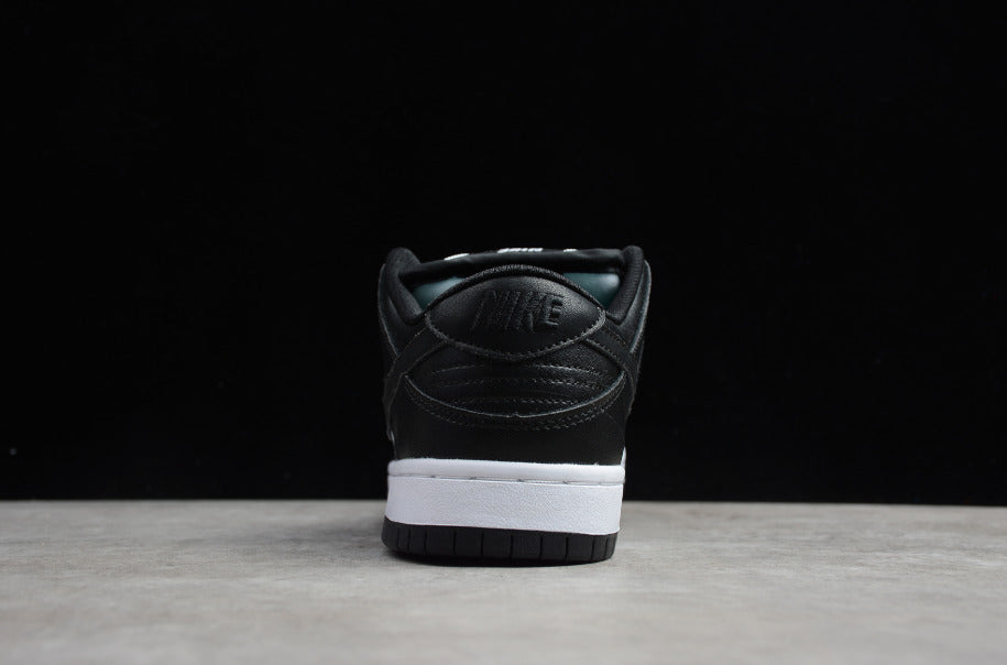 NK Dunk Low SB Black White