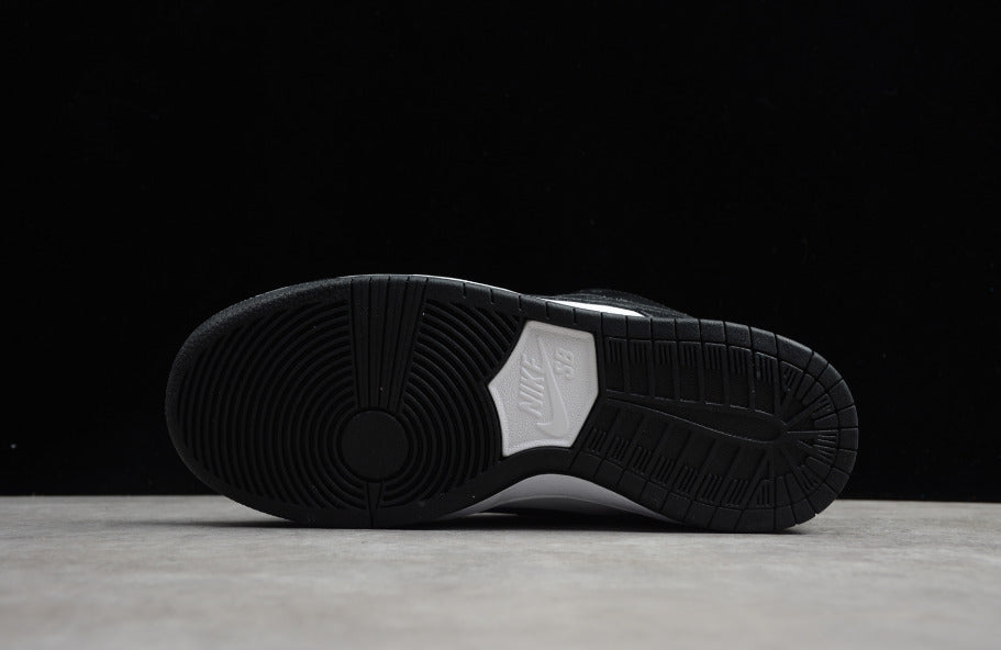 NK Dunk Low SB Black White
