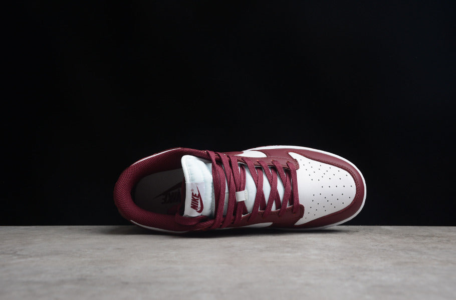 NK Dunk Low Bordeaux