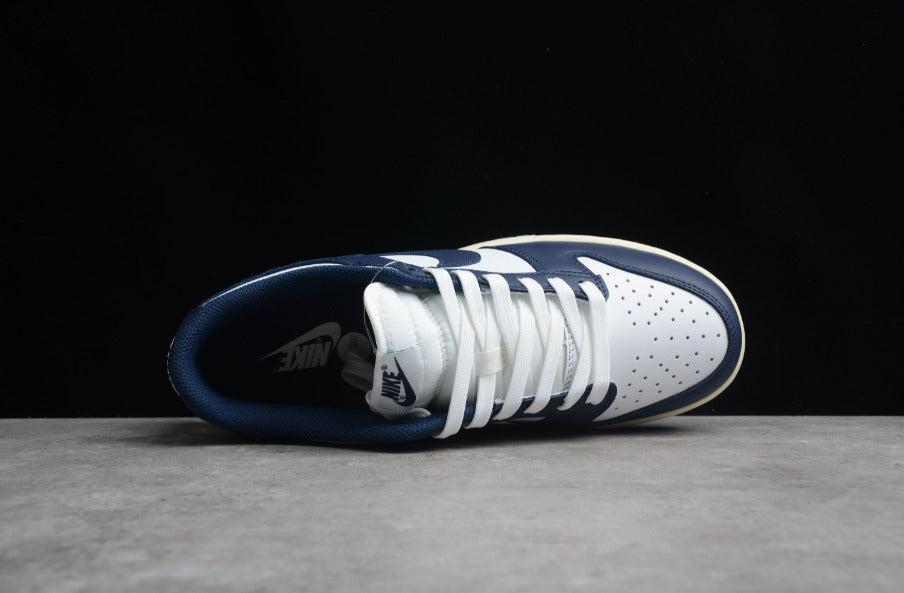 NK Dunk Low Vintage Navy