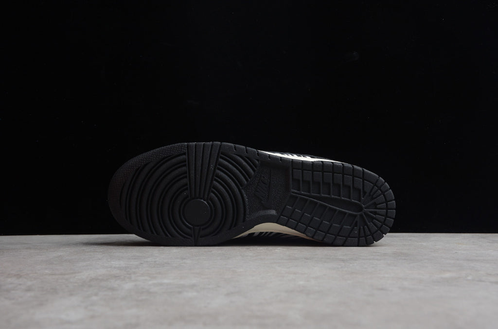Quartersnacks X NK Dunk Low Zebra