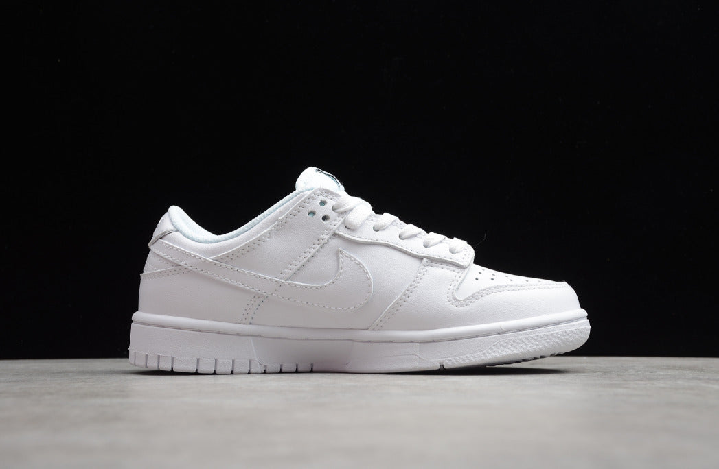 NK Dunk Low Triple White