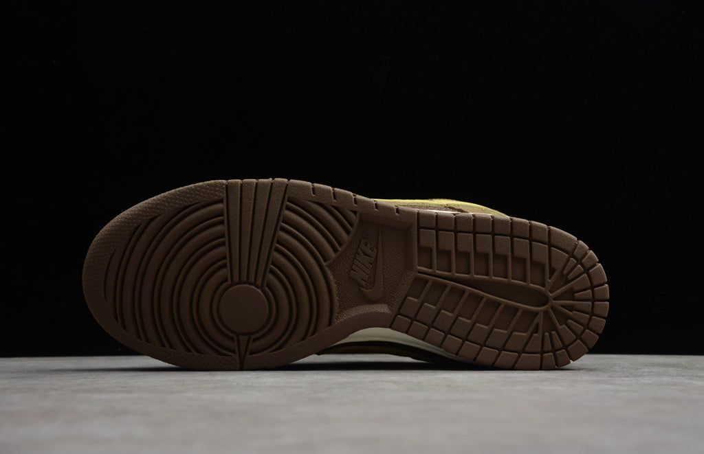 Undefeated X NK Dunk Low Canteen