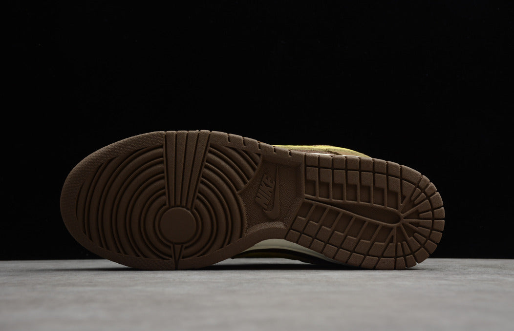 Undefeated X NK Dunk Low Canteen