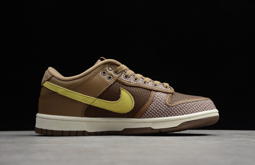 Undefeated X NK Dunk Low Canteen