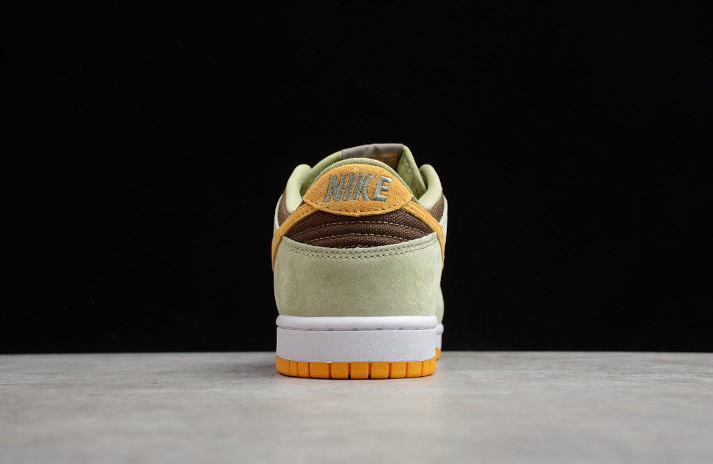 NK Dunk Low “Dusty Olive”