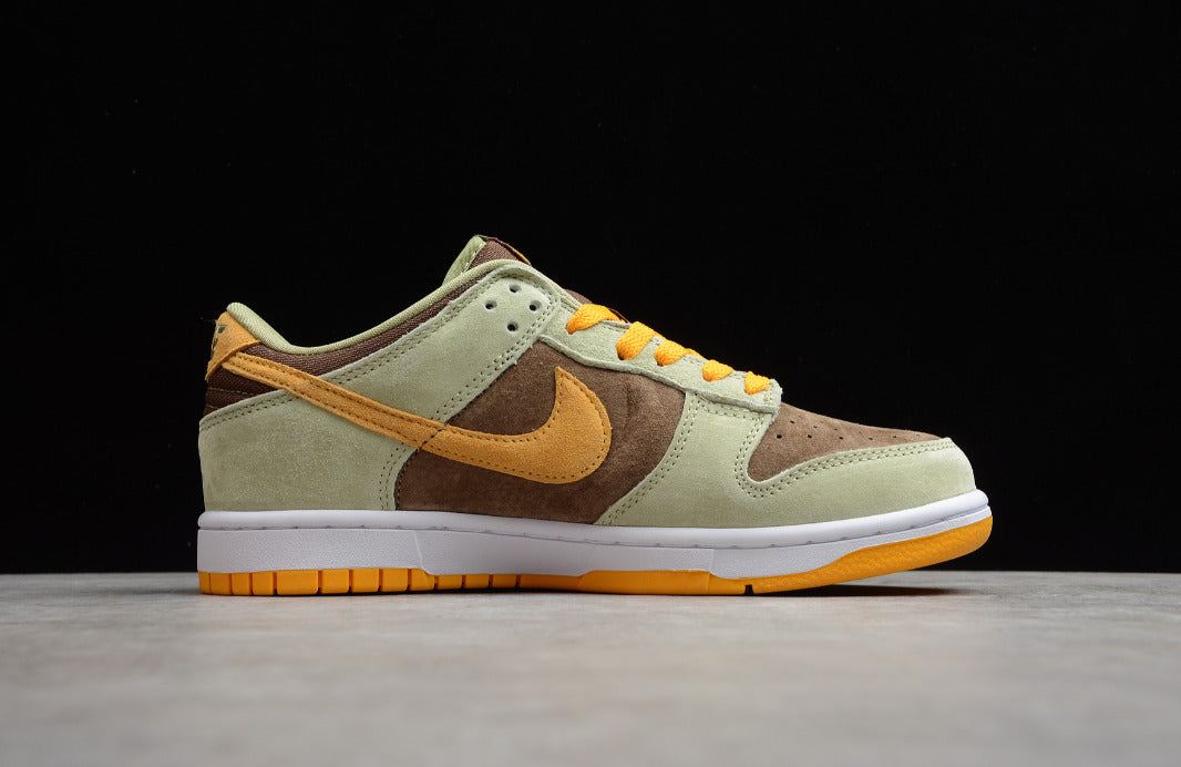 NK Dunk Low “Dusty Olive”