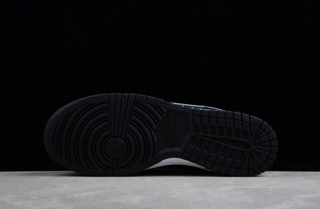 NK Dunk Low Black And White