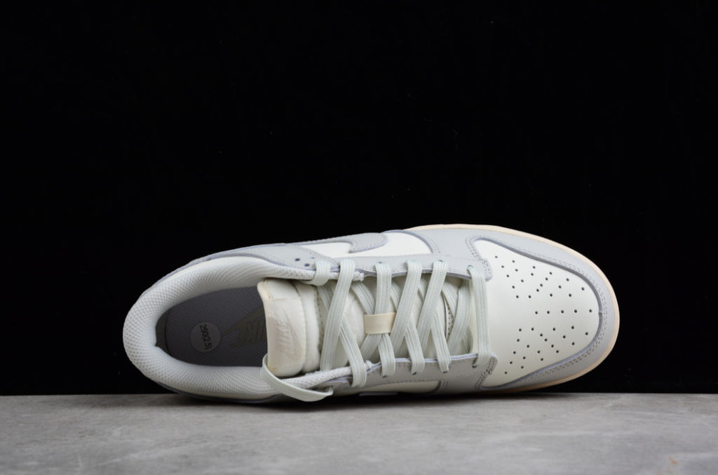 NK Dunk Low Light Bone