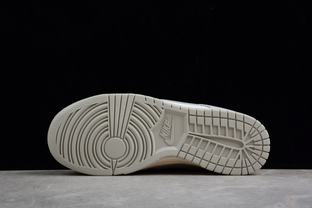 NK Dunk Low Light Bone