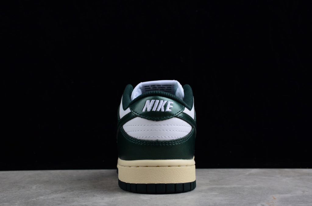 NK Dunk Low “Vintage Green”