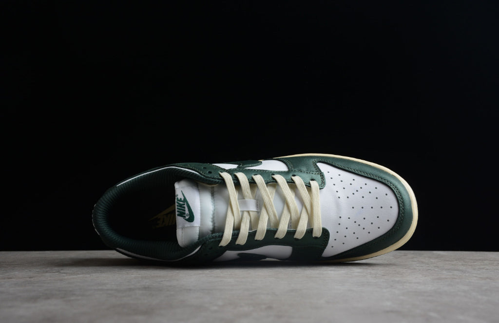NK Dunk Low Vintage Green