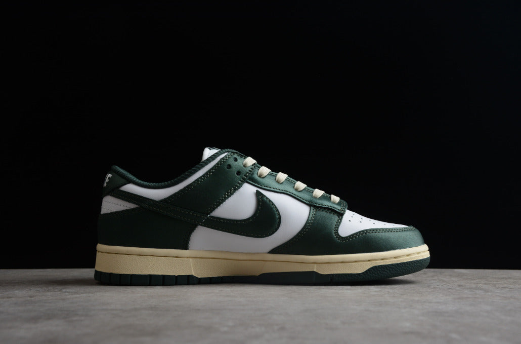 NK Dunk Low Vintage Green