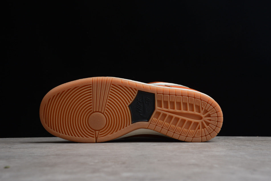 NK Dunk Low Dark Russet