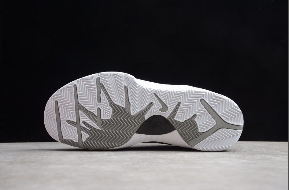 NK Kobe 4 'Metallic Silver'
