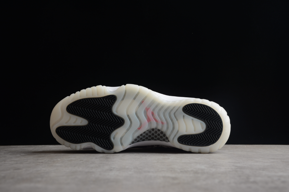 Air Jordan 11 Retro Low 'Light Bone Snakeskin'