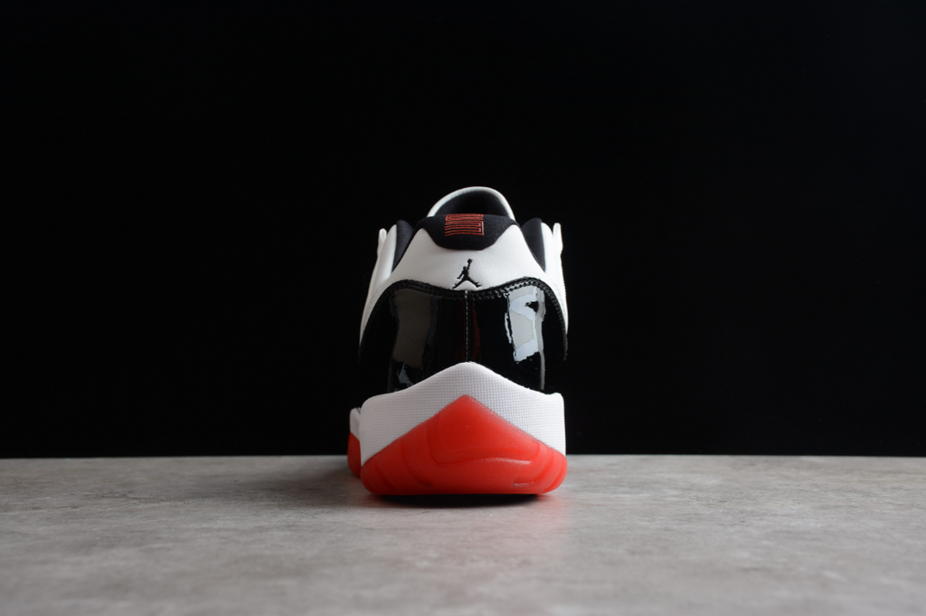 Air Jordan 11 Retro Low 'Concord-Bred'