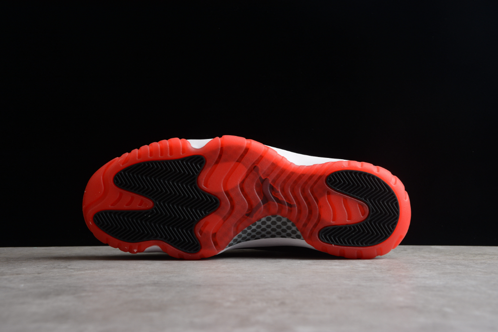 Air Jordan 11 Retro Low 'Concord-Bred'