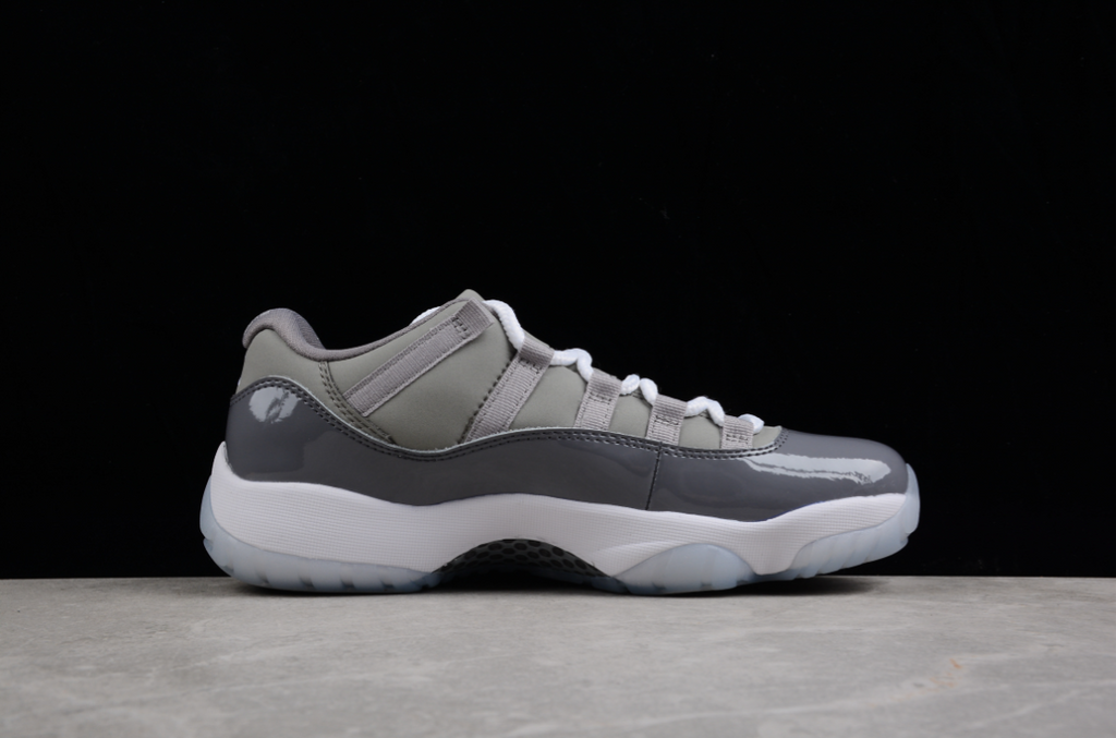 Air Jordan 11 Low Bred