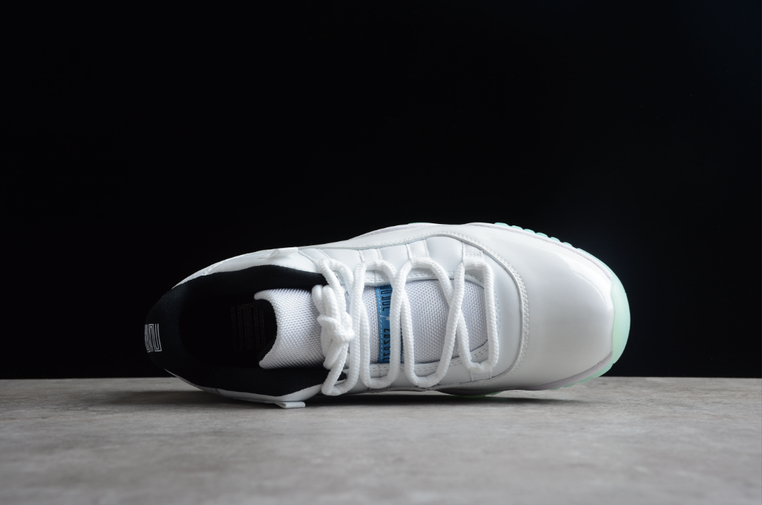 Air Jordan 11 Retro Low Legend White Blue