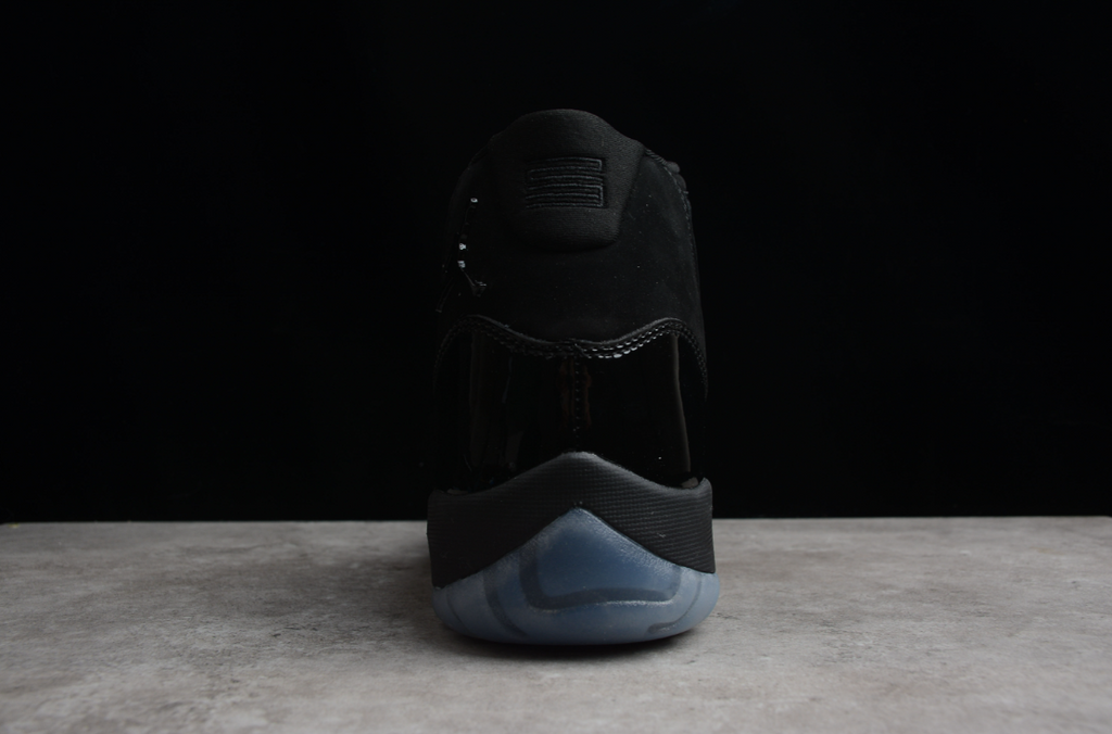 Air Jordan 11 Cap and Gown