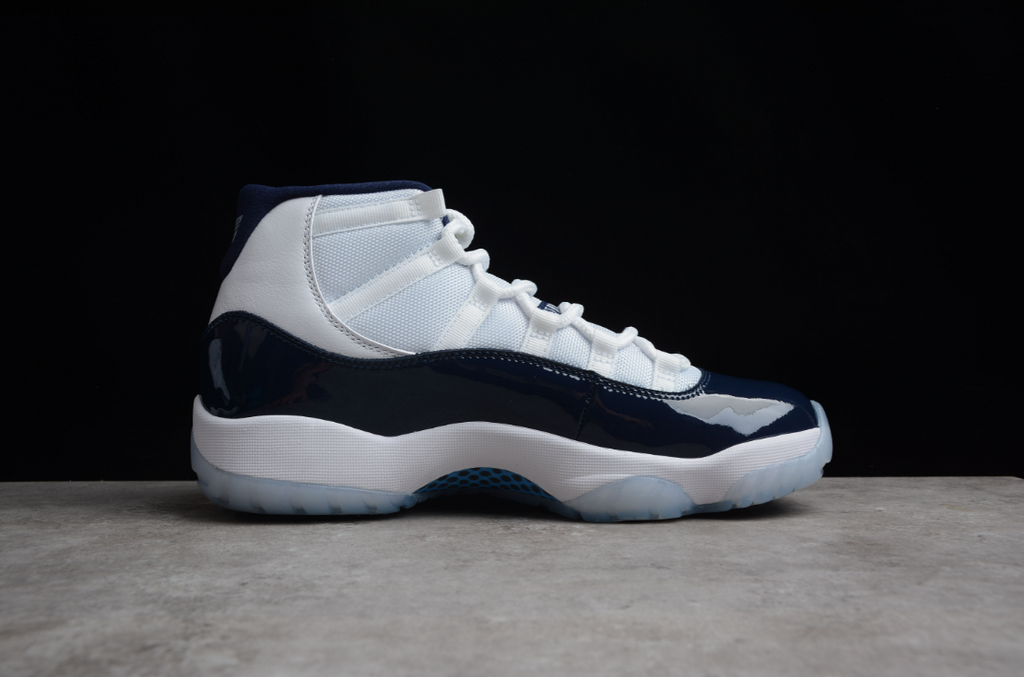 Air Jordan 11 Retro UNC Win Like 82