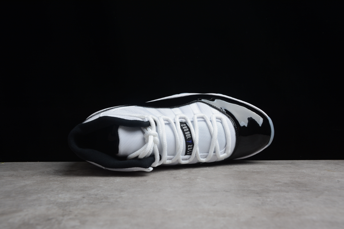 Air Jordan 11 Concord