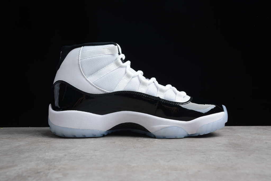 Air Jordan 11 Concord