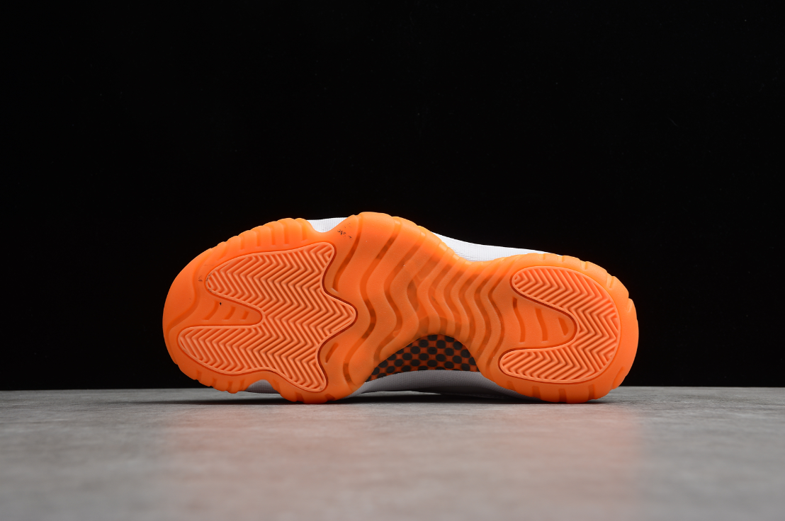 Air Jordan 11 Low WMNS Bright Citrus