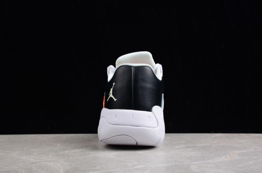 Air Jordan 11 CMFT Low Barely Green