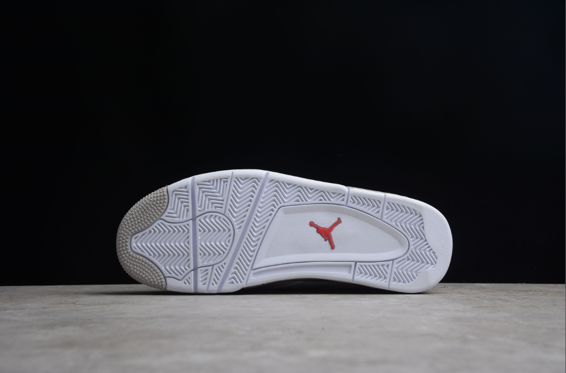 Air Jordan 4 Retro “White Cat”