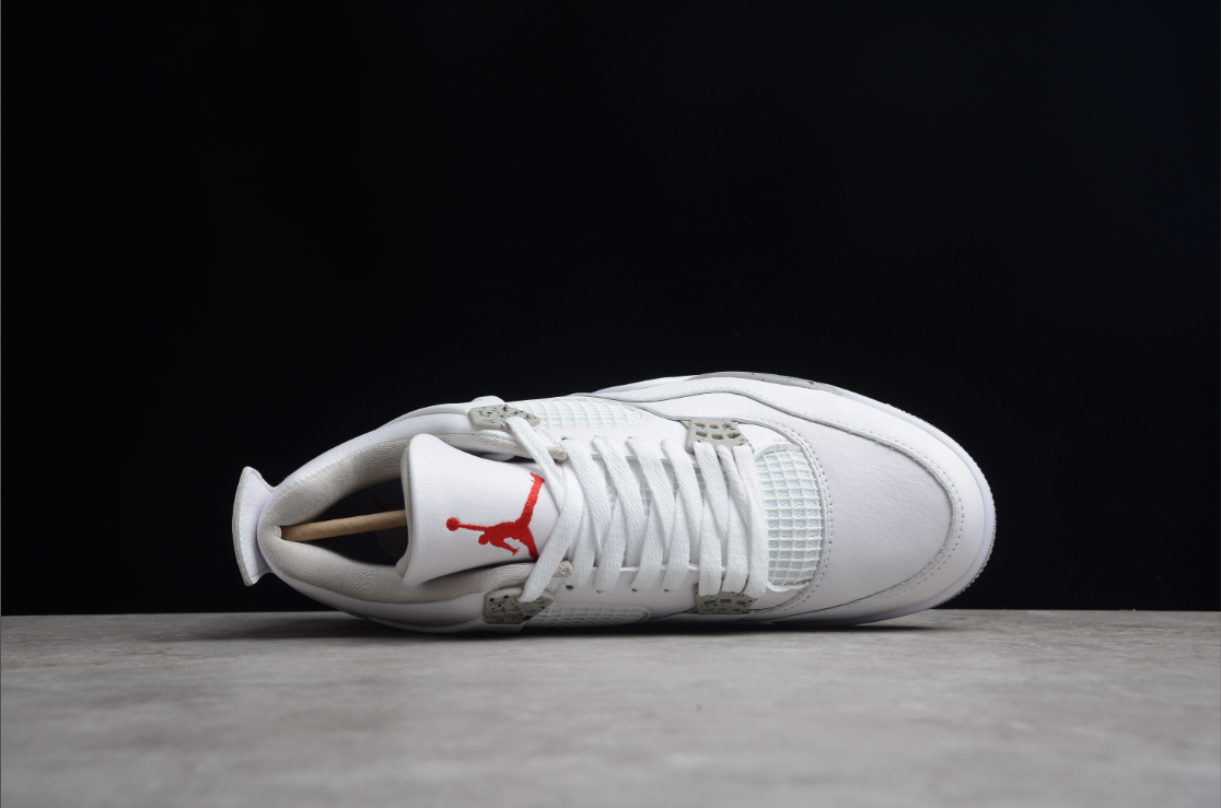 Air Jordan 4 Retro “White Cat”