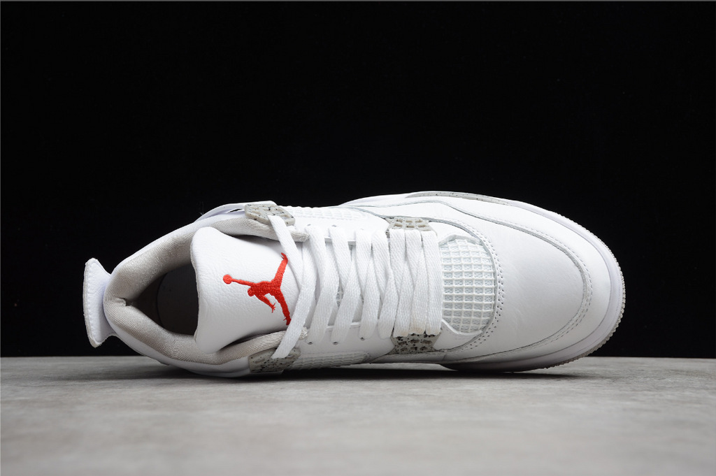 Air Jordan 4 “White Oreo”