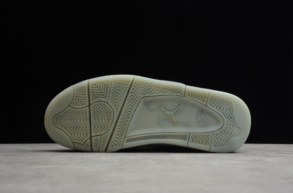 Air Jordan 4 Retro Kaws