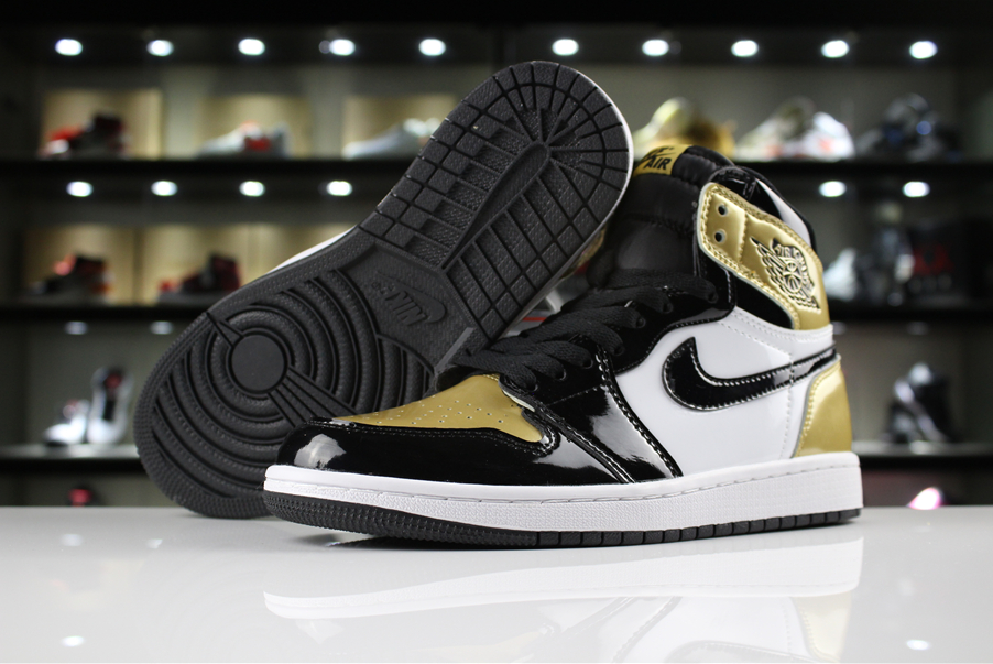 Air Jordan 1 High Gold Toe Top 3
