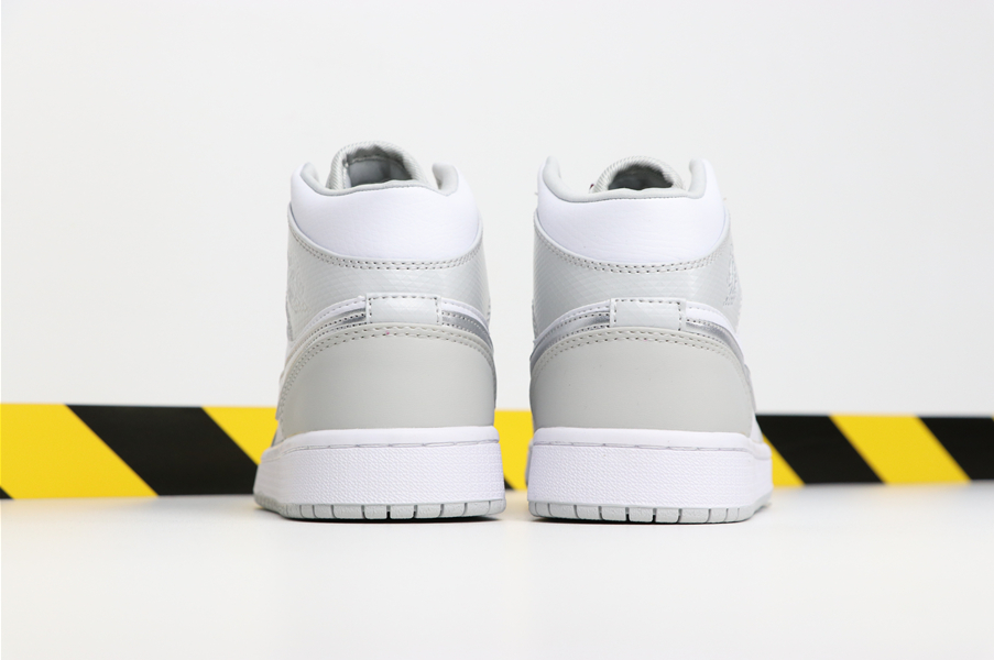 Air Jordan 1 Mid Wolf Grey