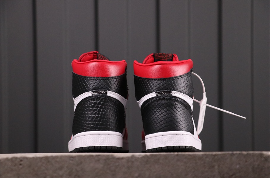 Air Jordan 1 Retro High OG Satin Snake Chicage