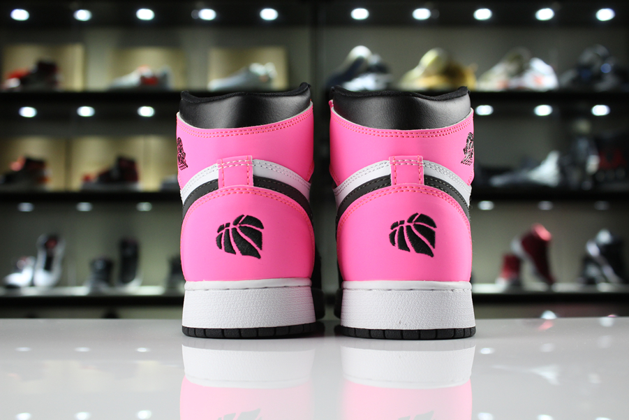 Air Jordan 1 Retro High Valentines Day Pink