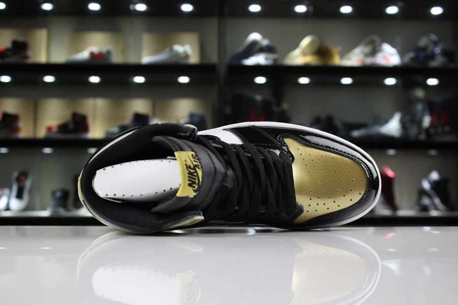 Air Jordan 1 High Gold Toe Top 3