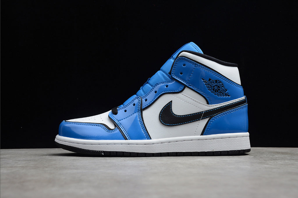 Air Jordan 1 Mid SE GS Signal Blue